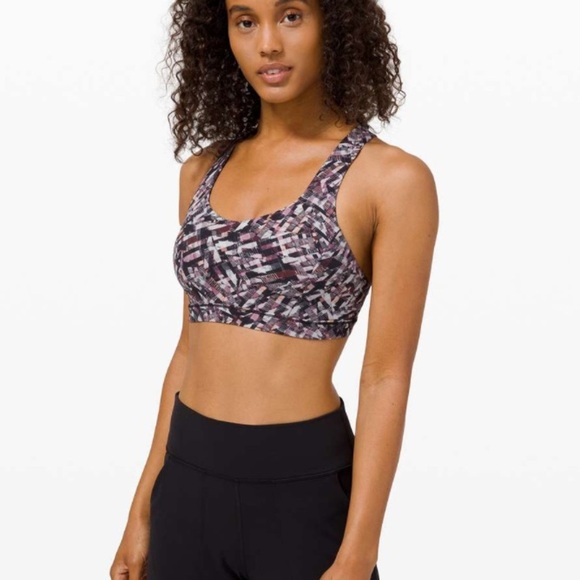 Lululemon Free To Be Serene Bra Sz 4 - Picture 1 of 8